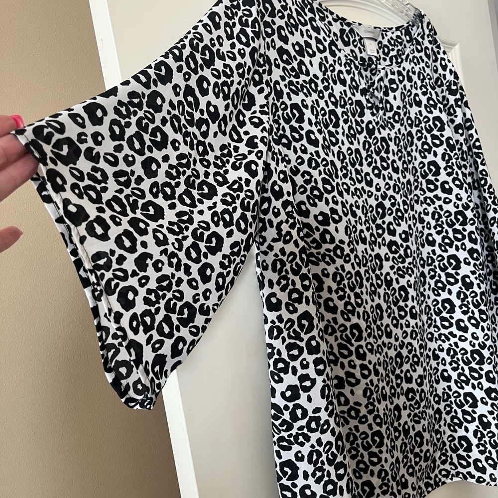 CJ Banks Black and White Animal Print Blouse Women’s Size 1X - Picture 6 of 16